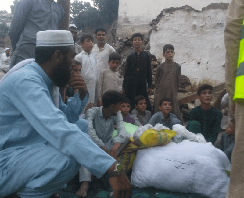 disaster management water crisis flood affectees help out by ghais welfare and educational trust (2)